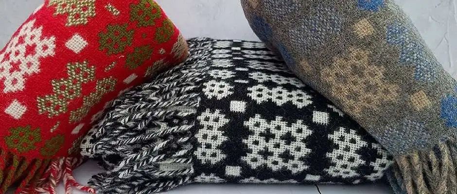 Welsh Blankets - Hand woven in pure new wool, in the Caernarfon patterns