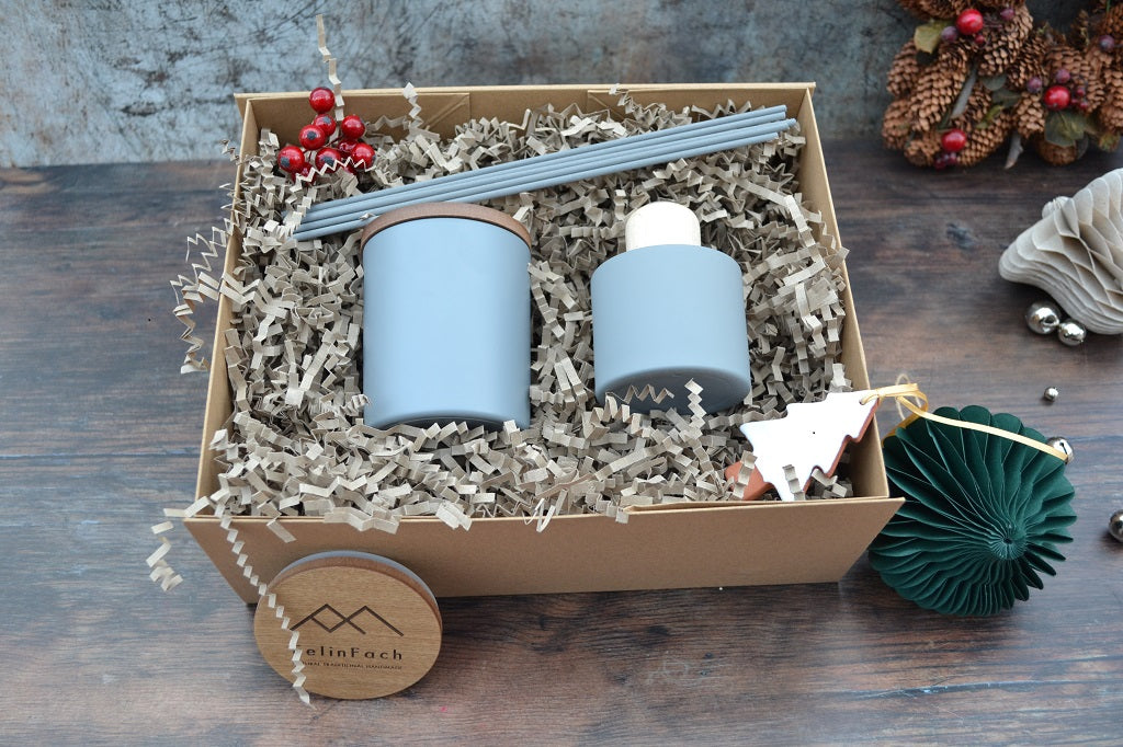 Christmas Candle Gift Set - Signature Candles and Diffusers