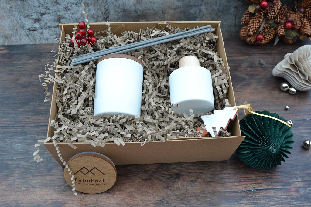 Christmas Candle Gift Set - Signature Candles and Diffusers 1